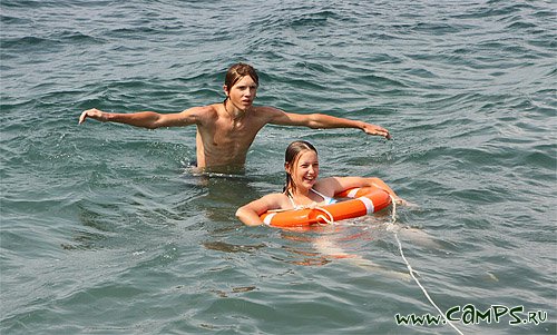 Как сделать, чтобы купание детей на каникулах было безопасным?